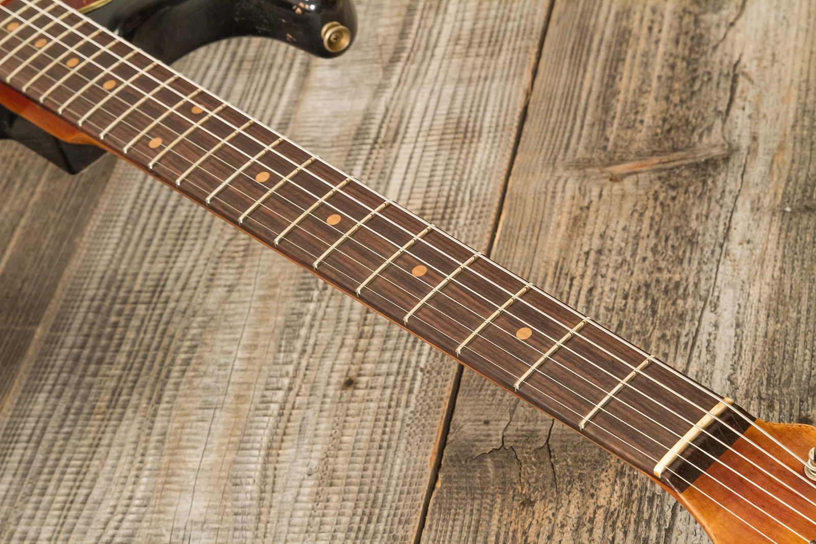 Fender Custom Shop Strat 1960 Roasted 3s Trem Rw #cz581166 - Super Heavy Relic Black O. 2-color Sunburst - Guitarra eléctrica con forma de str. - Vari