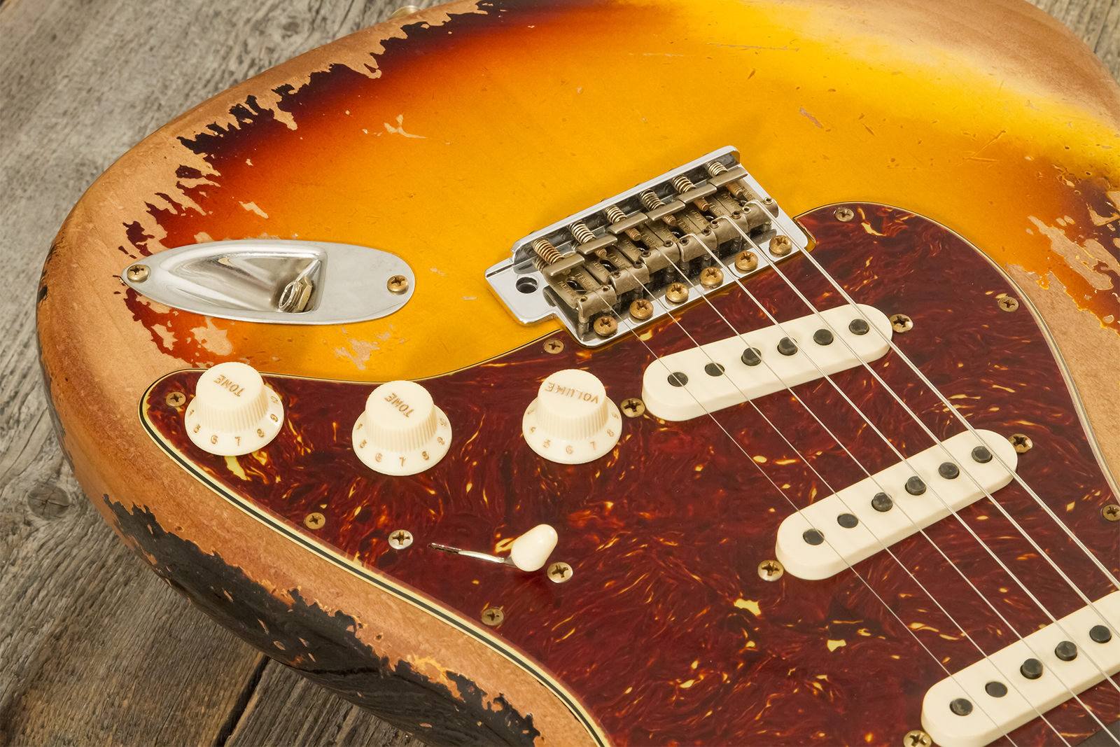 Fender Custom Shop Strat 1960 Roasted 3s Trem Rw #cz583123 - Super Heavy Relic 3-color Sunburst - Guitarra eléctrica con forma de str. - Variation 3