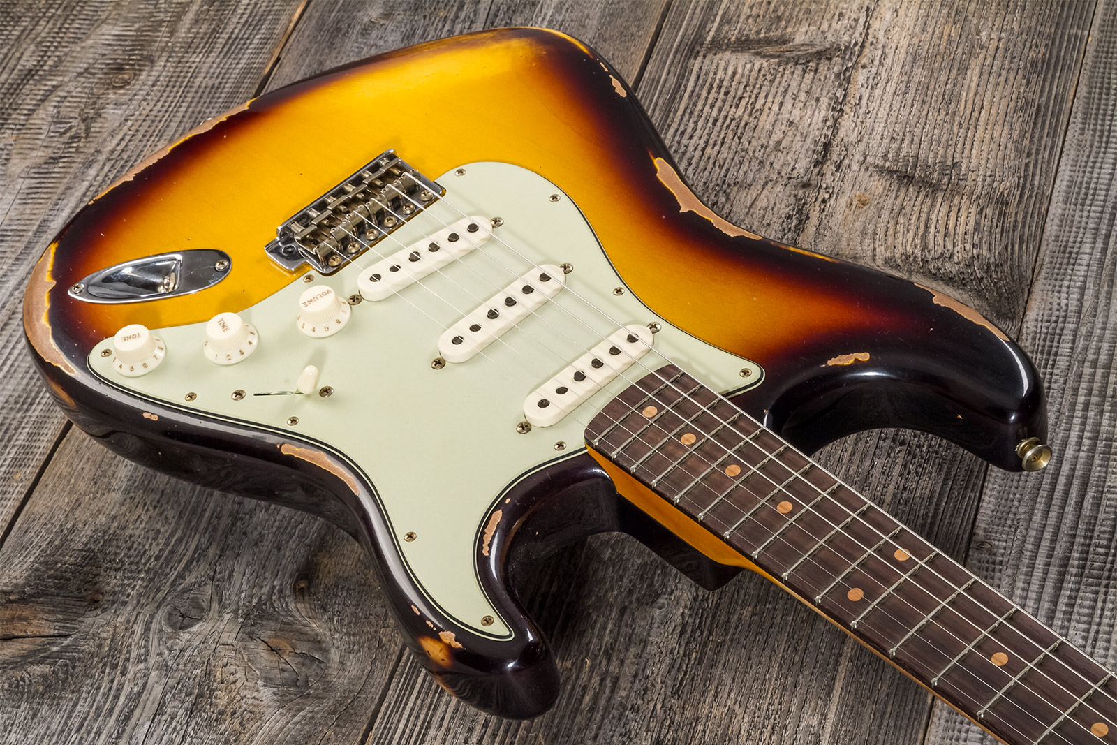 Fender Custom Shop Strat 1961 3s Trem Rw #cz573663 - Heavy Relic Aged 3-color Sunburst - Guitarra eléctrica con forma de str. - Variation 2