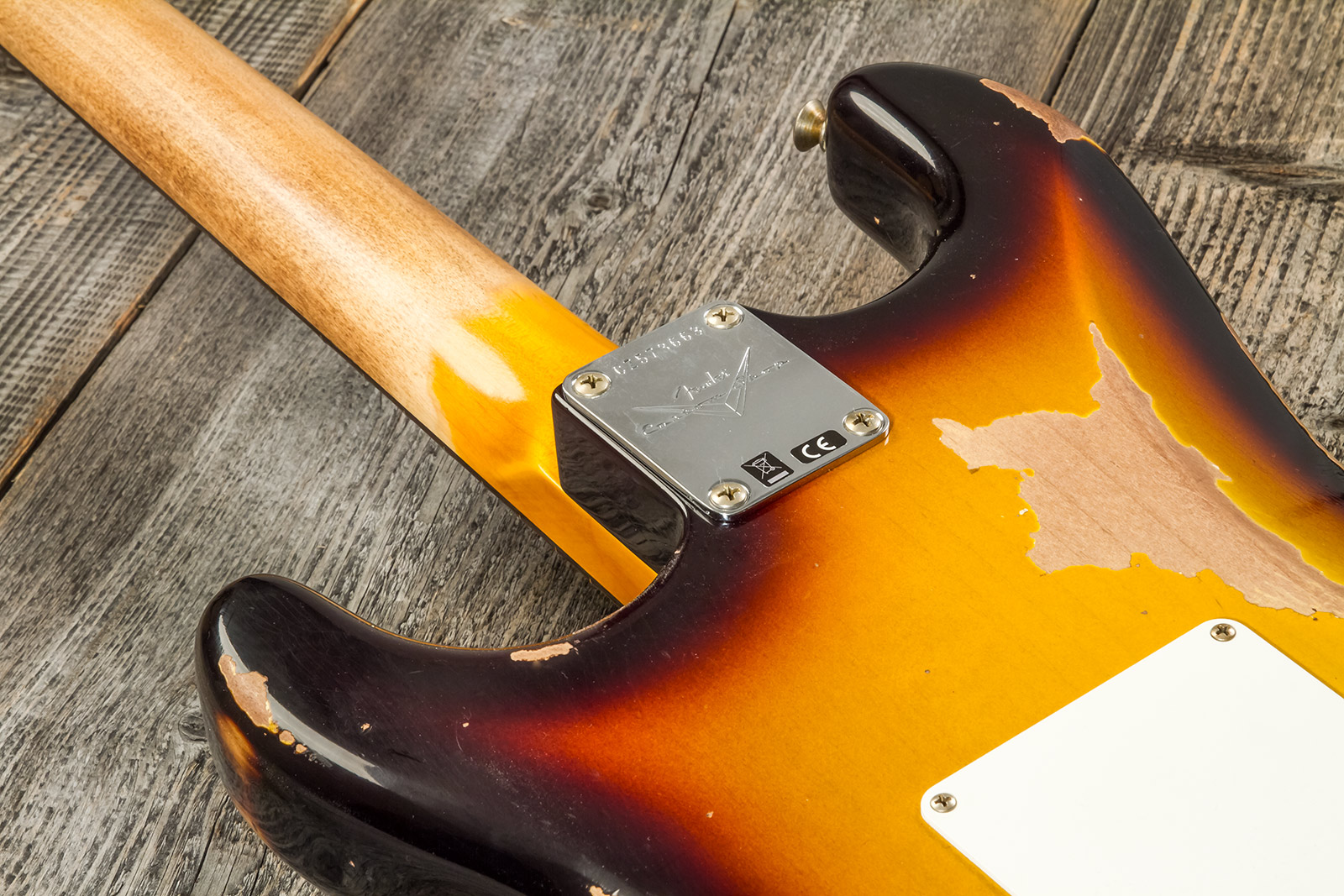 Fender Custom Shop Strat 1961 3s Trem Rw #cz573663 - Heavy Relic Aged 3-color Sunburst - Guitarra eléctrica con forma de str. - Variation 6