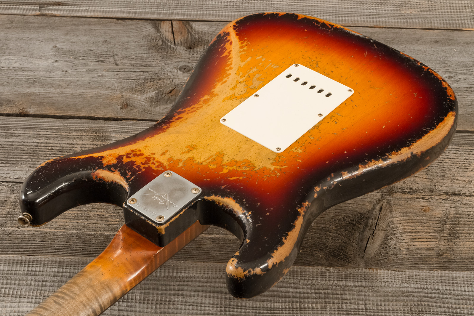 Fender Custom Shop Strat 1961 Masterbuilt D.wilson 3s Trem Rw #cz552177 - Heavy Relic 3-color Sunburst - Guitarra eléctrica con forma de str. - Variat