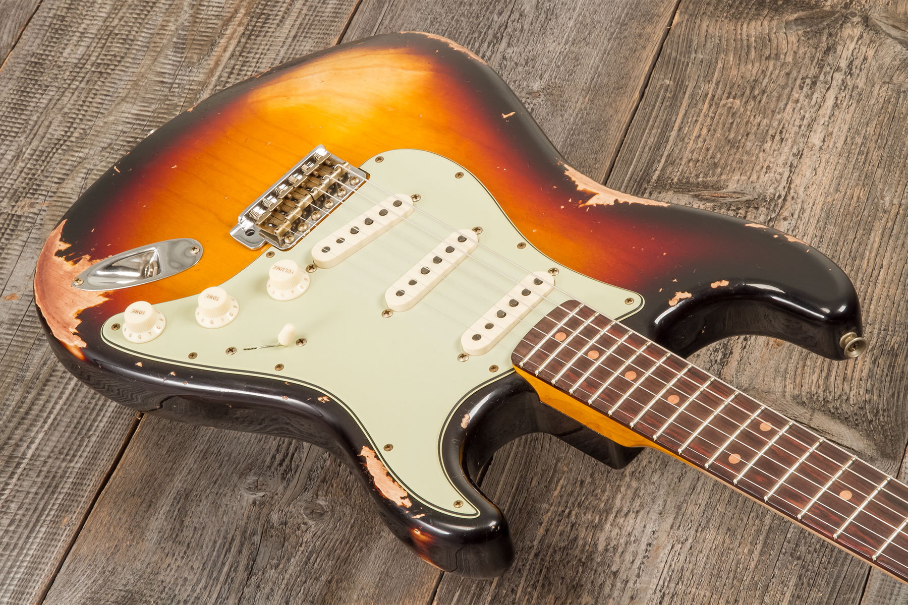 Fender Custom Shop Strat 1962 6s Trem Rw #cz580826 - Heavy Relic 3-color Sunburst - Guitarra eléctrica con forma de str. - Variation 2