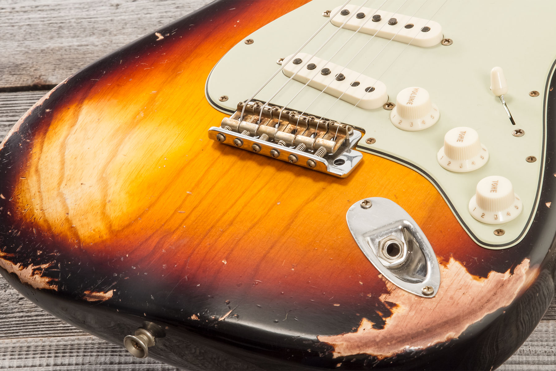 Fender Custom Shop Strat 1962 6s Trem Rw #cz580826 - Heavy Relic 3-color Sunburst - Guitarra eléctrica con forma de str. - Variation 3
