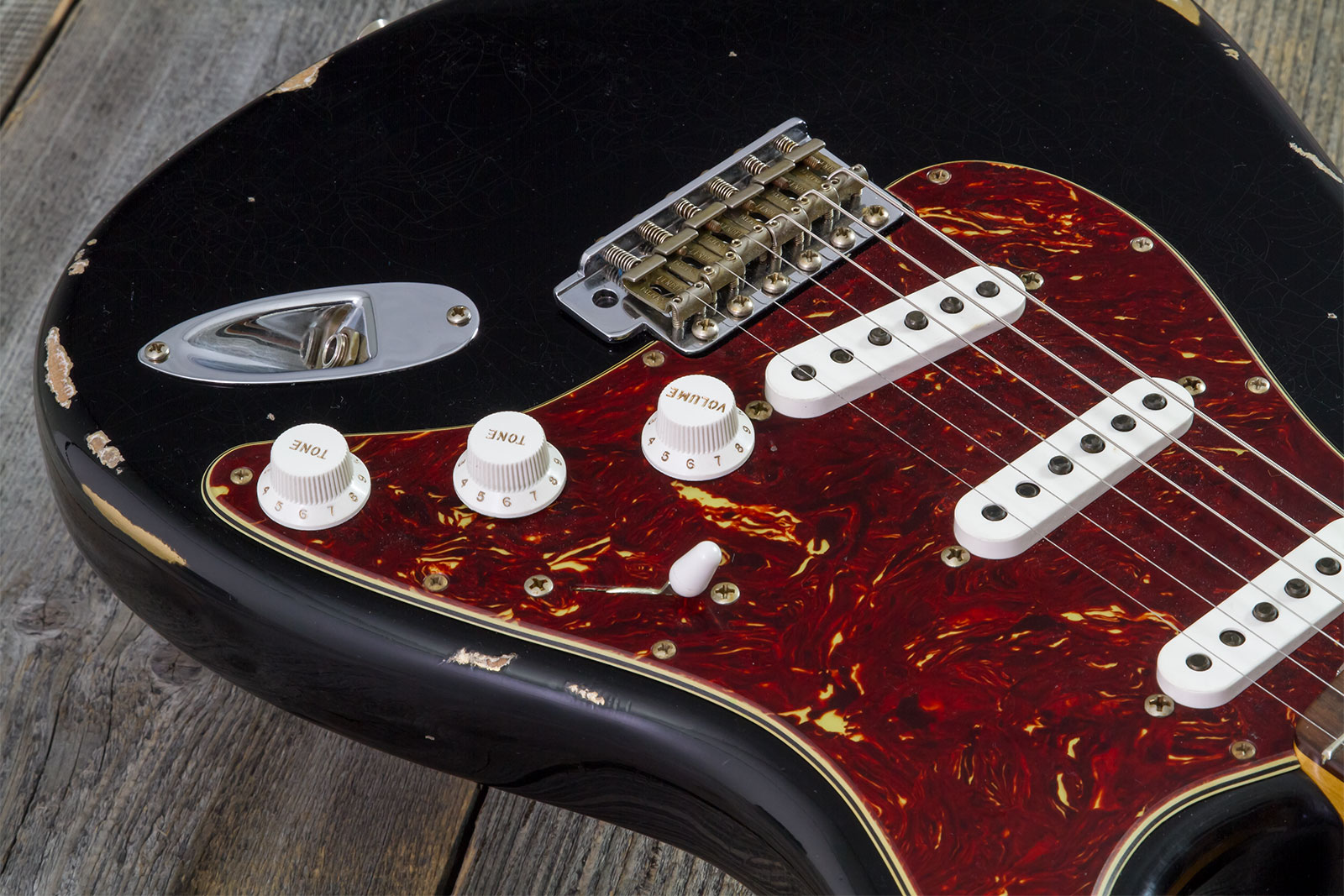 Fender Custom Shop Strat 1963 3s Trem Rw #r143861 - Relic Black O. Hle Gold - Guitarra eléctrica con forma de str. - Variation 4