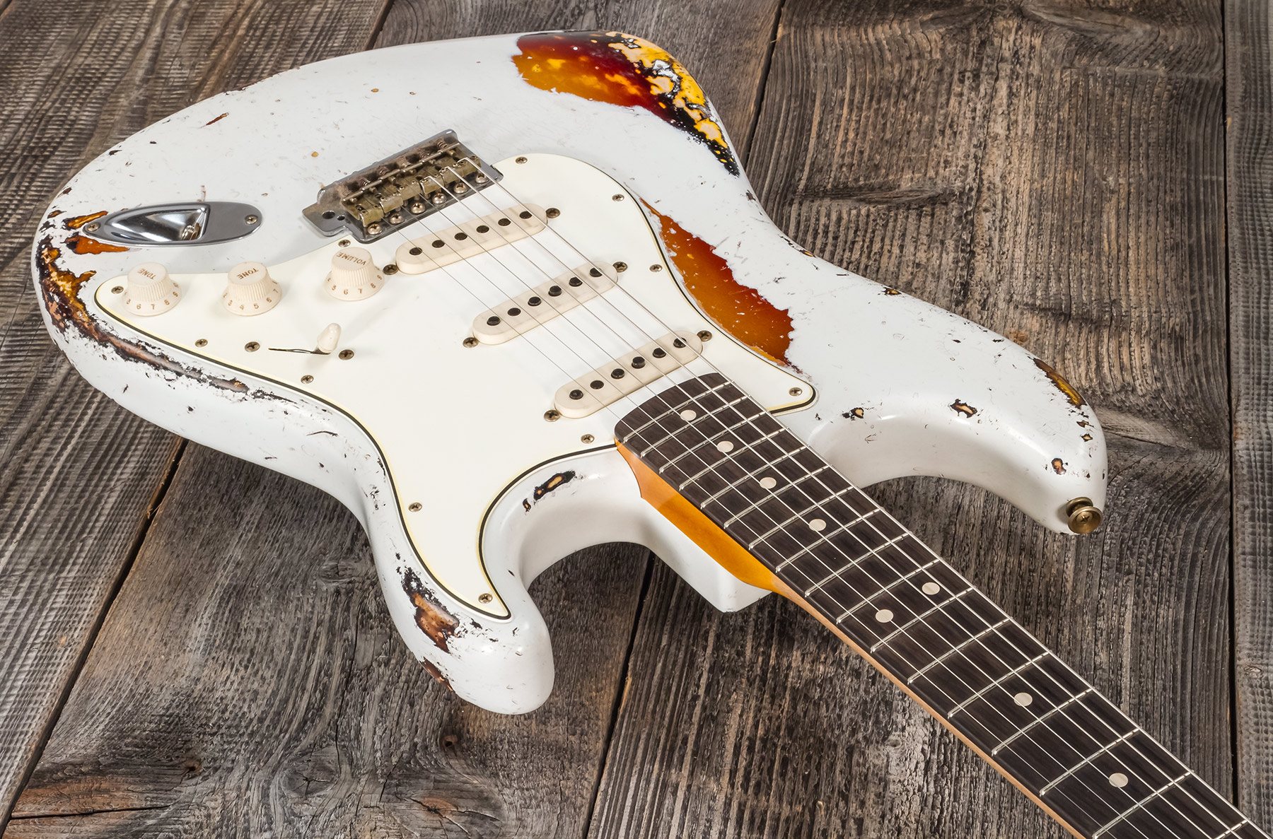 Fender Custom Shop Strat 1963 Masterbuilt K.mcmillin Bla #r117544 - Ultimate Relic Olympic White/3-color Sunburst - Guitarra eléctrica con forma de st