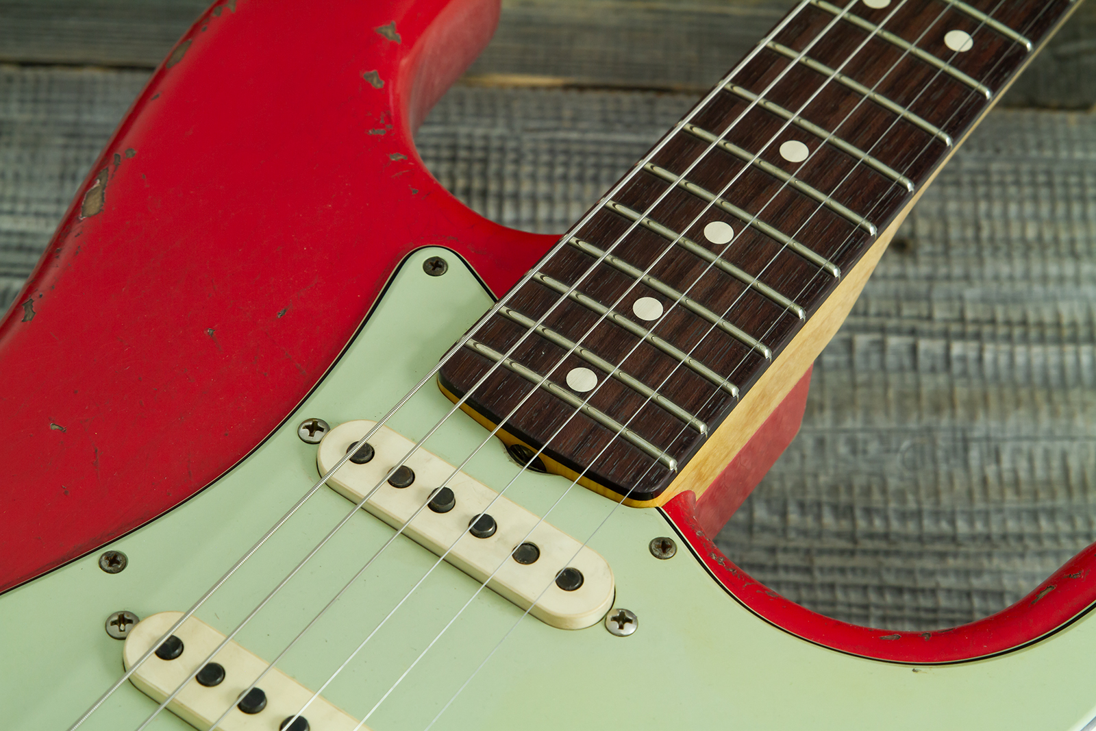 Fender Custom Shop Strat 1963 Mb A.macnutt 3s Trem Rw #r144111 - Relic Fiesta Red - Guitarra eléctrica con forma de str. - Variation 3