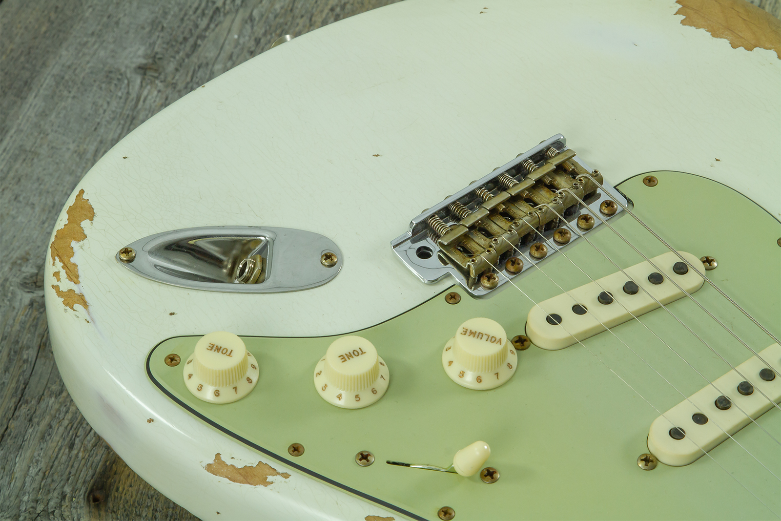 Fender Custom Shop Strat 1964 L-series 3s Trem Rw #l11710 - Heavy Relic Olympic White - Guitarra eléctrica con forma de str. - Variation 4
