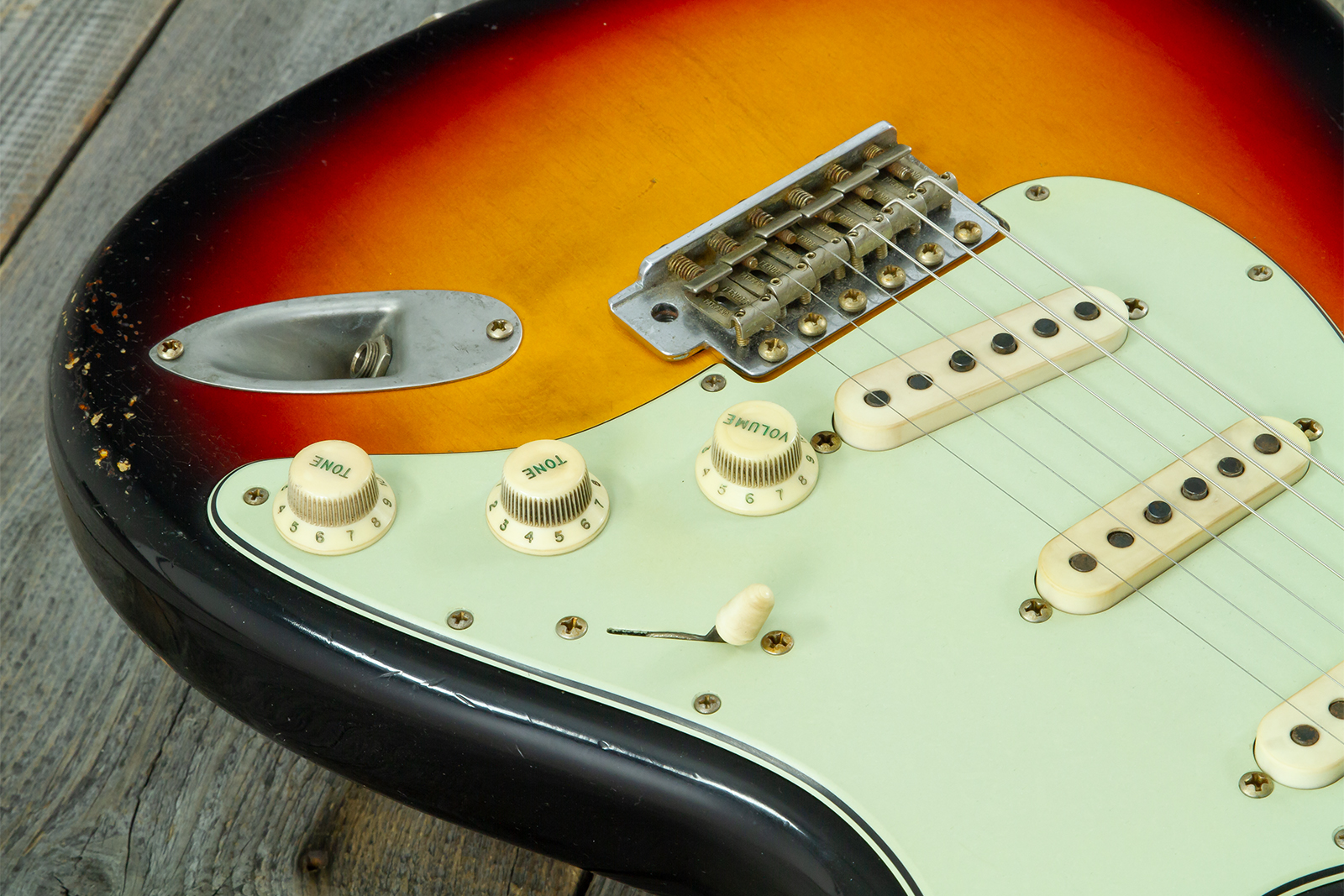 Fender Custom Shop Strat 60s Mb A.hicks 3s Trem Rw #4681 #ah0416 - Relic 3-color Sunburst - Guitarra eléctrica con forma de str. - Variation 4