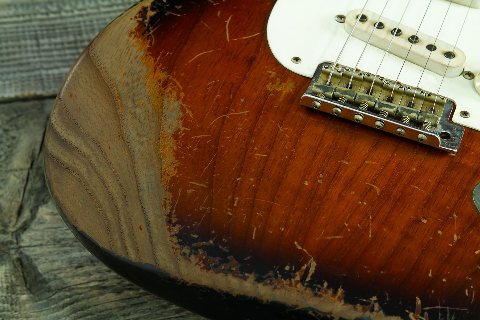 Fender Custom Shop Strat Late 1959 Mb A.macnutt 3s Trem Rw #r147577 - Heavy Relic 2-color Sunburst - Guitarra eléctrica con forma de str. - Variation 