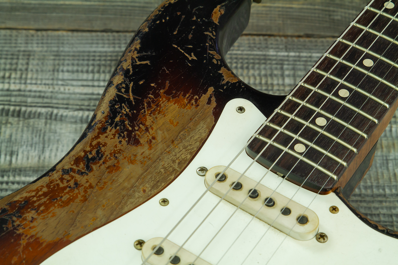 Fender Custom Shop Strat Late 1959 Mb A.macnutt 3s Trem Rw #r147577 - Heavy Relic 2-color Sunburst - Guitarra eléctrica con forma de str. - Variation 