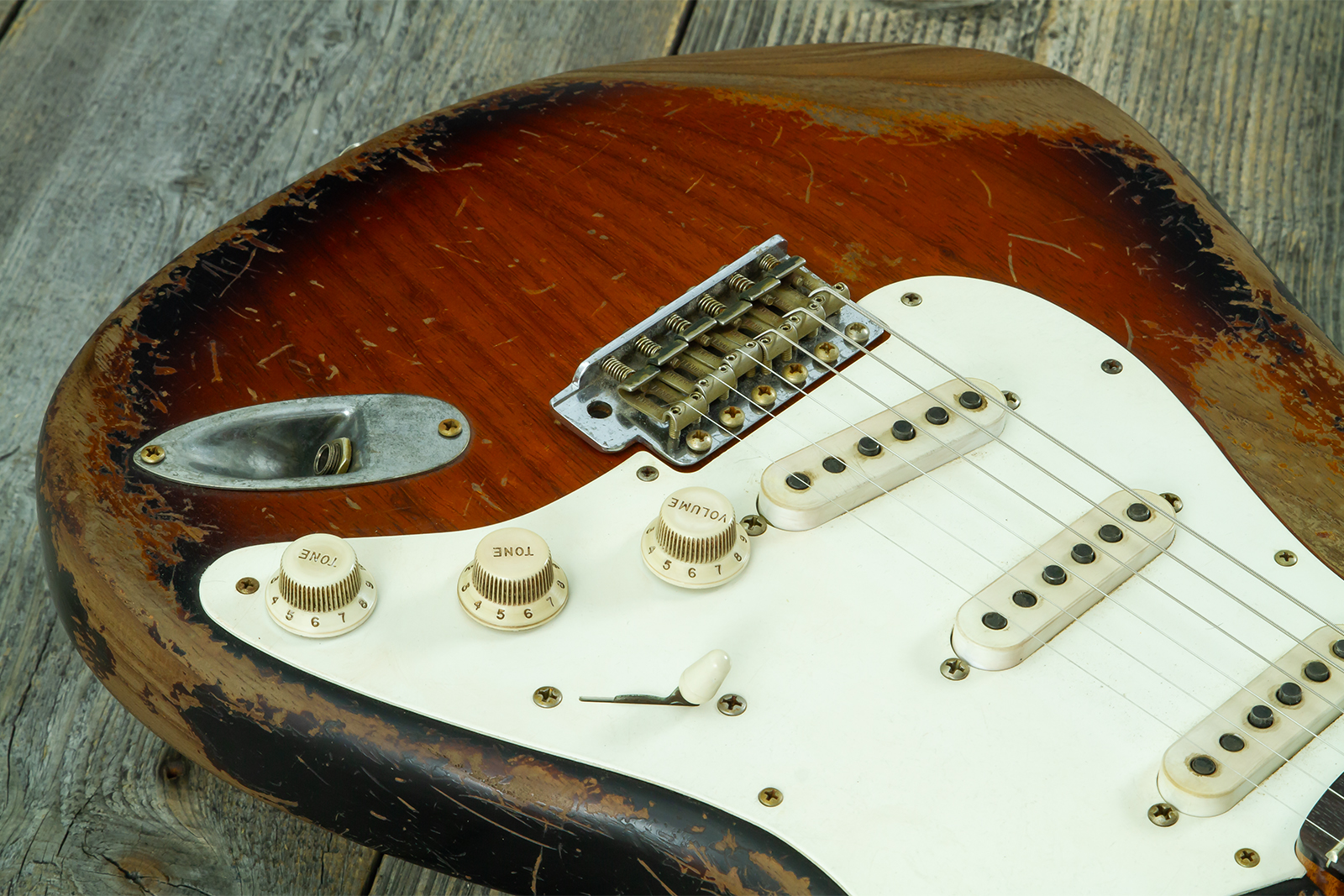 Fender Custom Shop Strat Late 1959 Mb A.macnutt 3s Trem Rw #r147577 - Heavy Relic 2-color Sunburst - Guitarra eléctrica con forma de str. - Variation 
