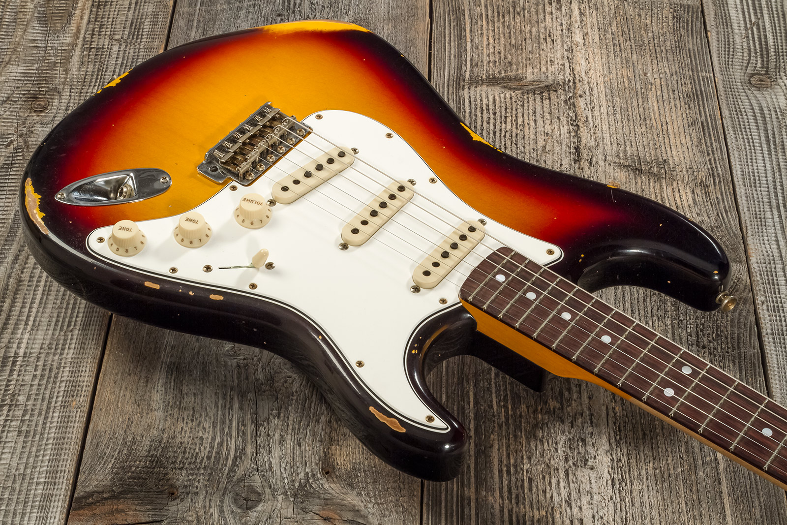 Fender Custom Shop Strat Late 1964 3s Trem Rw #cz569925 - Relic Target 3-color Sunburst - Guitarra eléctrica con forma de str. - Variation 2