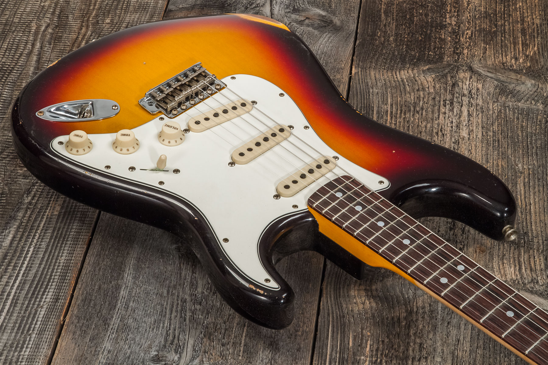 Fender Custom Shop Strat Late 64 3s Trem Rw #cz568169 - Relic Target 3-color Sunburst - Guitarra eléctrica con forma de str. - Variation 2