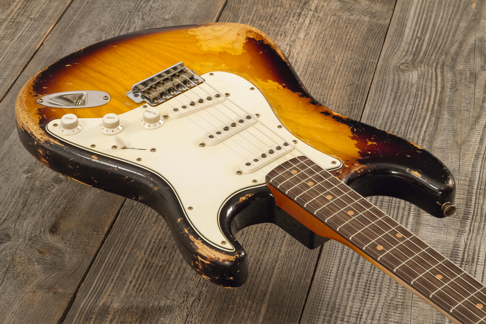 Fender Custom Shop Strat Masterbuilt L.perry 3s Trem Rw #r132309 - Heavy Relic 2-color Sunburst - Guitarra eléctrica con forma de str. - Variation 4