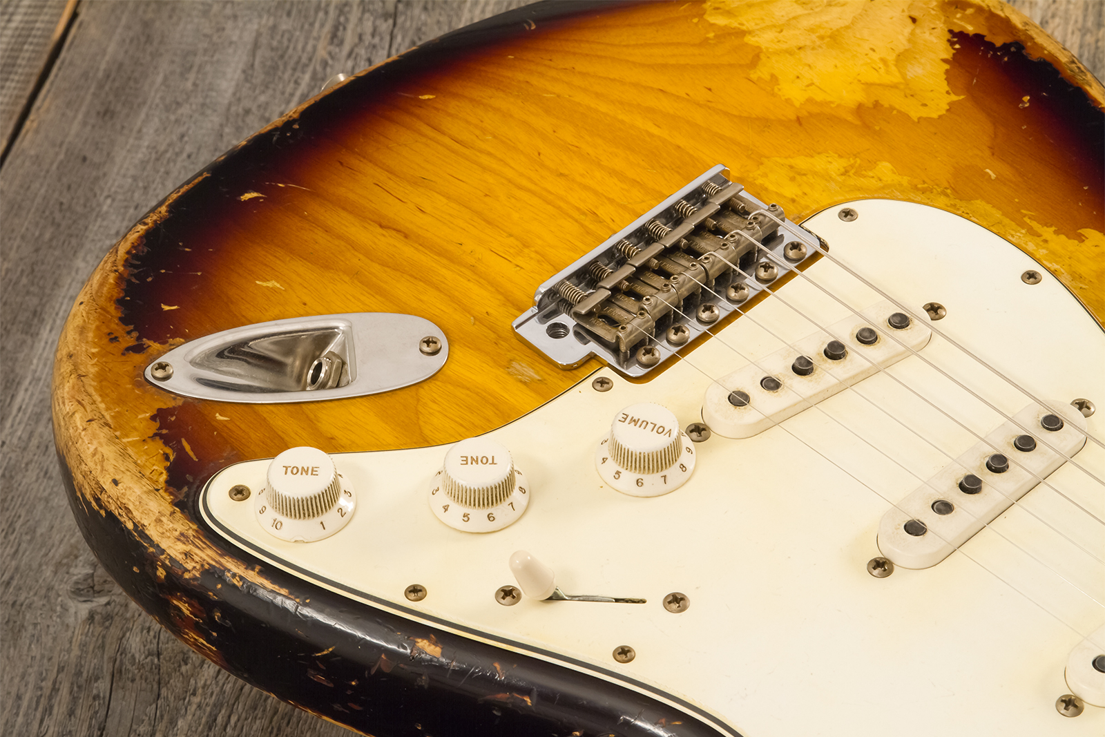 Fender Custom Shop Strat Masterbuilt L.perry 3s Trem Rw #r132309 - Heavy Relic 2-color Sunburst - Guitarra eléctrica con forma de str. - Variation 7