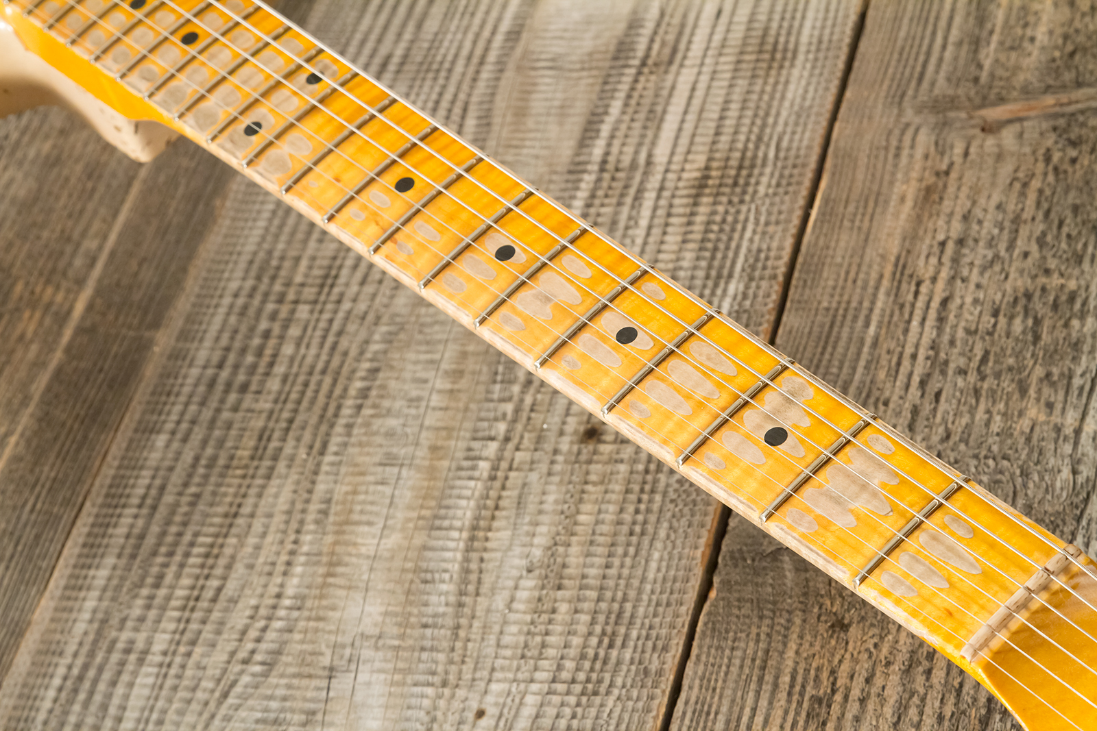 Fender Custom Shop Strat Red Hot 3s Trem #cz584115 - Super Heavy Relic White Blonde - Guitarra eléctrica con forma de str. - Variation 6