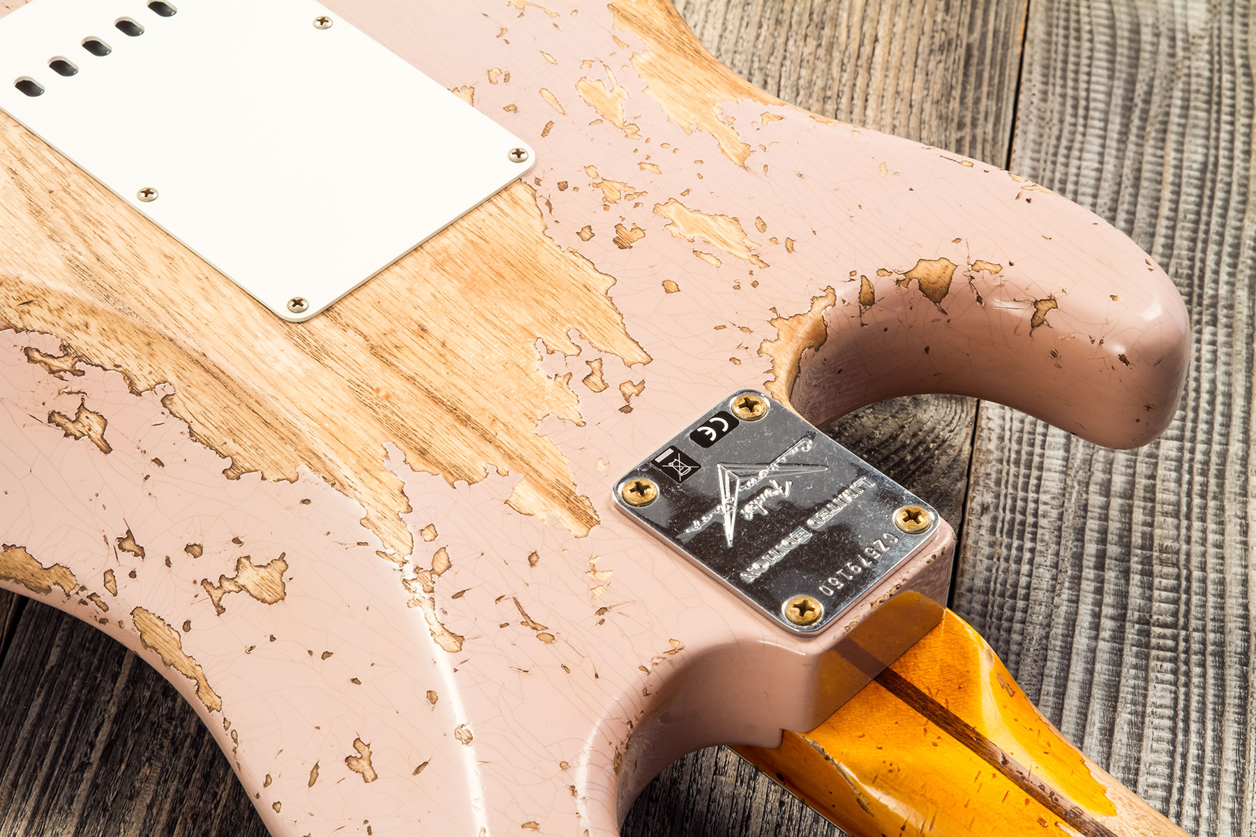 Fender Custom Shop Strat Red Hot 3s Trem Mn #cz579150 - Super Heavy Relic Dirty Shell Pink - Guitarra eléctrica con forma de str. - Variation 7