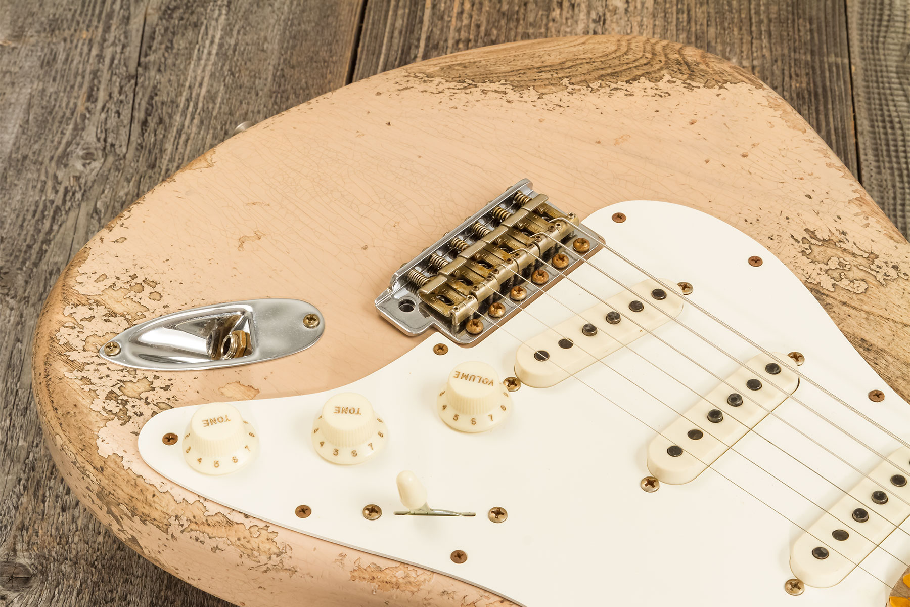 Fender Custom Shop Strat Red Hot 3s Trem Mn #cz579453 - Super Heavy Relic White Blonde - Guitarra eléctrica con forma de str. - Variation 3