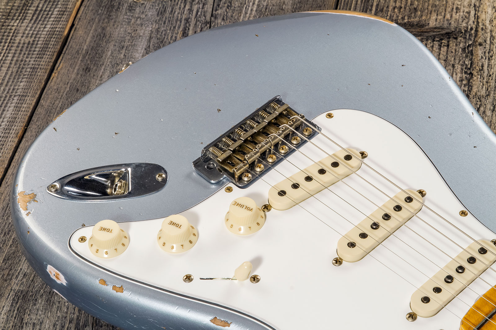 Fender Custom Shop Strat Tomatillo Special 3s Trem Mn #cz571096 - Relic Aged Ice Blue Metallic - Guitarra eléctrica con forma de str. - Variation 3