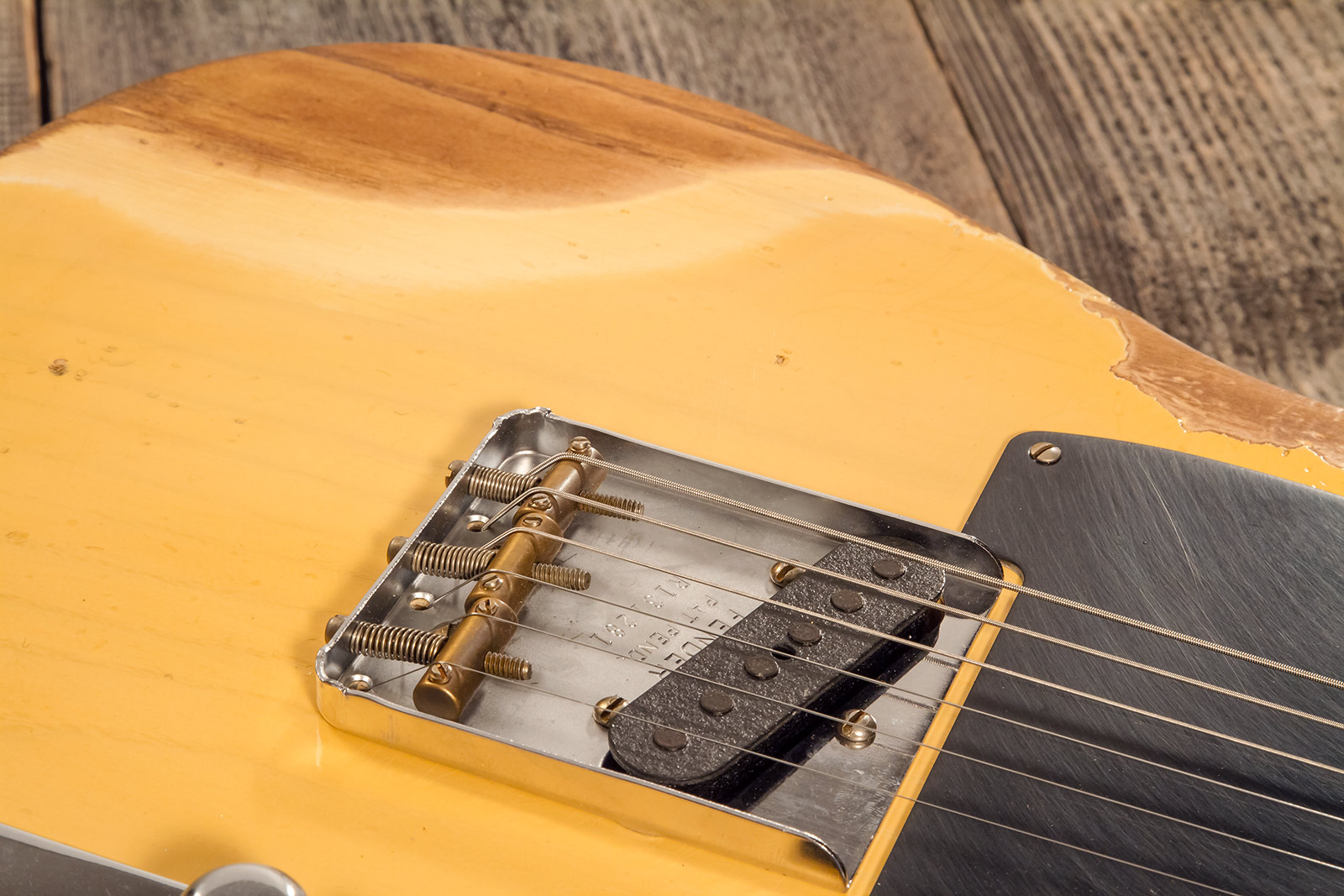 Fender Custom Shop Tele 1952 2s Ht Mn #r131281 - Heavy Relic Aged Nocaster Blonde - Guitarra eléctrica con forma de tel - Variation 4