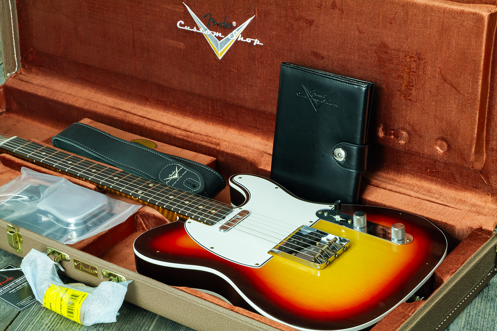 Fender Custom Shop Tele 1960 Vintage Custom 2s Ht Rw #r147862 - Journeyman Relic 3-color Sunburst - Guitarra eléctrica con forma de tel - Variation 13