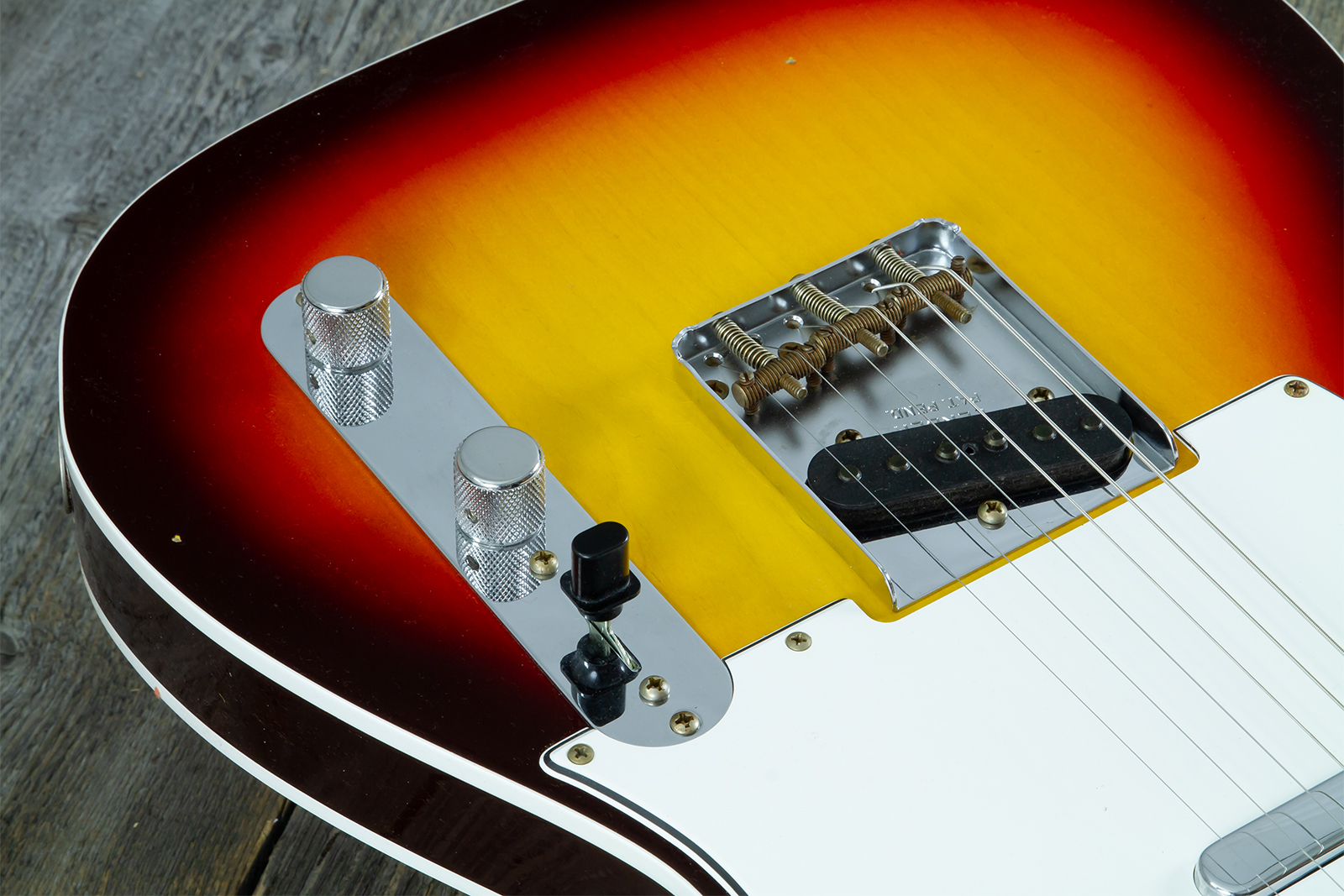 Fender Custom Shop Tele 1960 Vintage Custom 2s Ht Rw #r147862 - Journeyman Relic 3-color Sunburst - Guitarra eléctrica con forma de tel - Variation 3