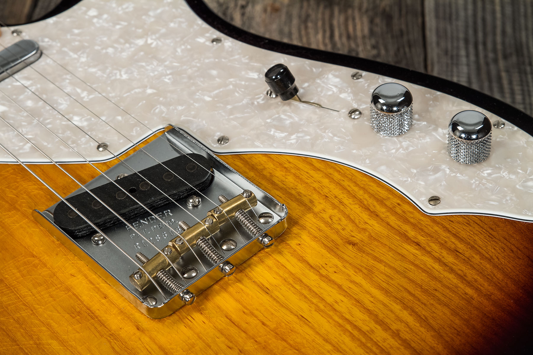 Fender Custom Shop Tele Thinline '50s 2s Ht Mn #r128616 - Closet Classic 2-color Sunburst - Guitarra eléctrica con forma de tel - Variation 5
