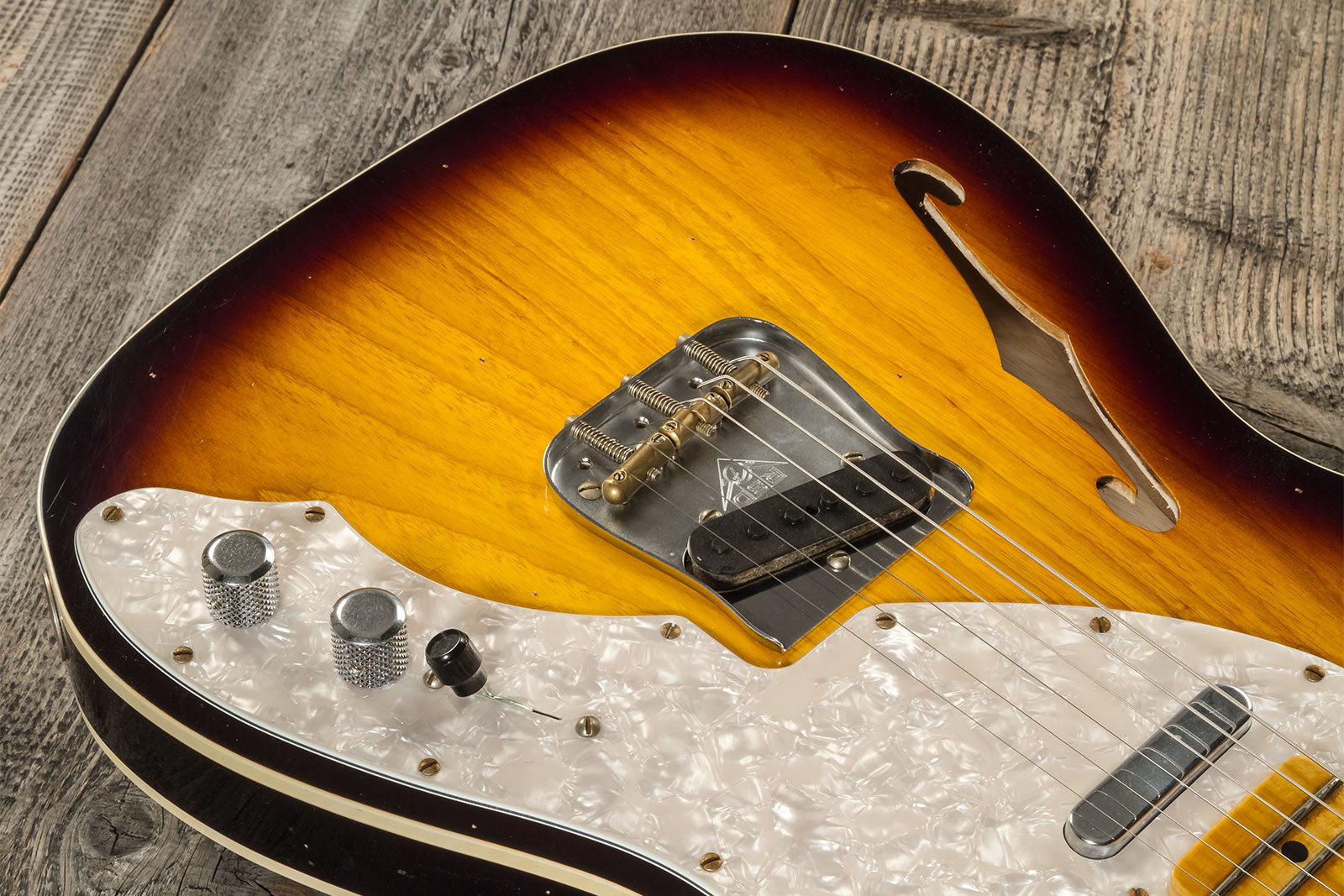 Fender Custom Shop Tele Thinline 50s Mn #cz574212 - Journeyman Relic Aged 2-color Sunburst - Guitarra eléctrica con forma de tel - Variation 4