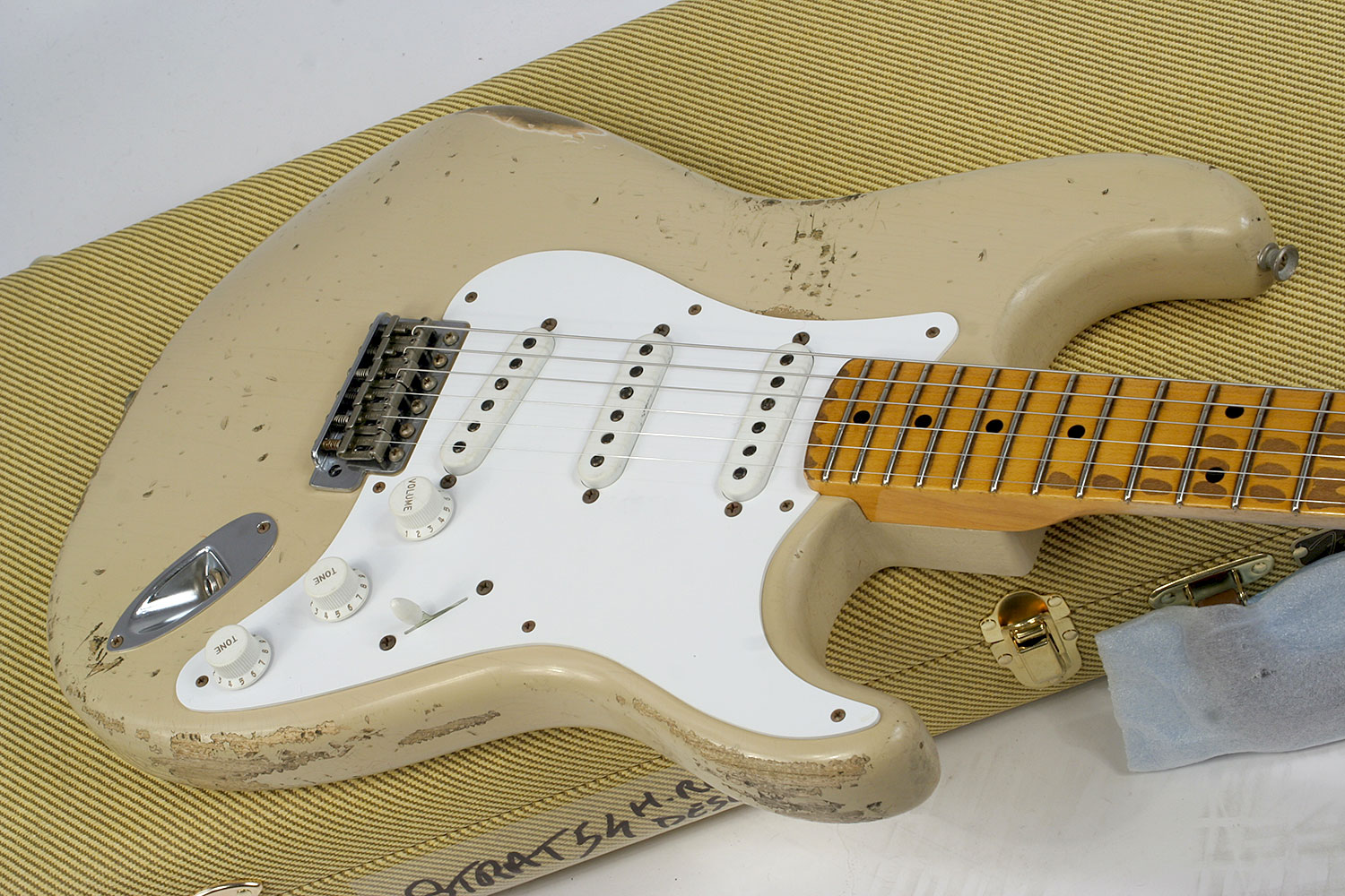 Fender Custom Shop Strat 1954 60th Anniversary Mn - Heavy Relic, Desert Sand - Guitarra eléctrica con forma de str. - Variation 4