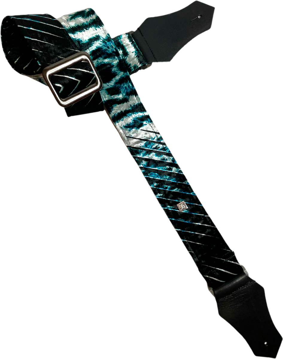 Get M Get M The Casandra Aqua - Correa - Variation 1