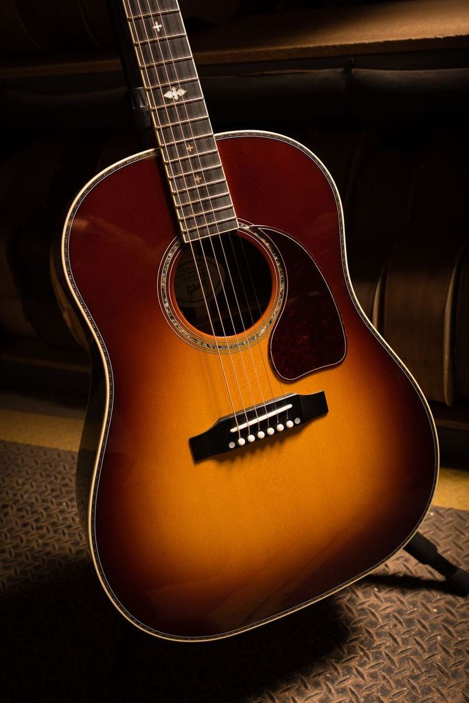 Guitarra acústica & electro Gibson J45 Deluxe sunset burst