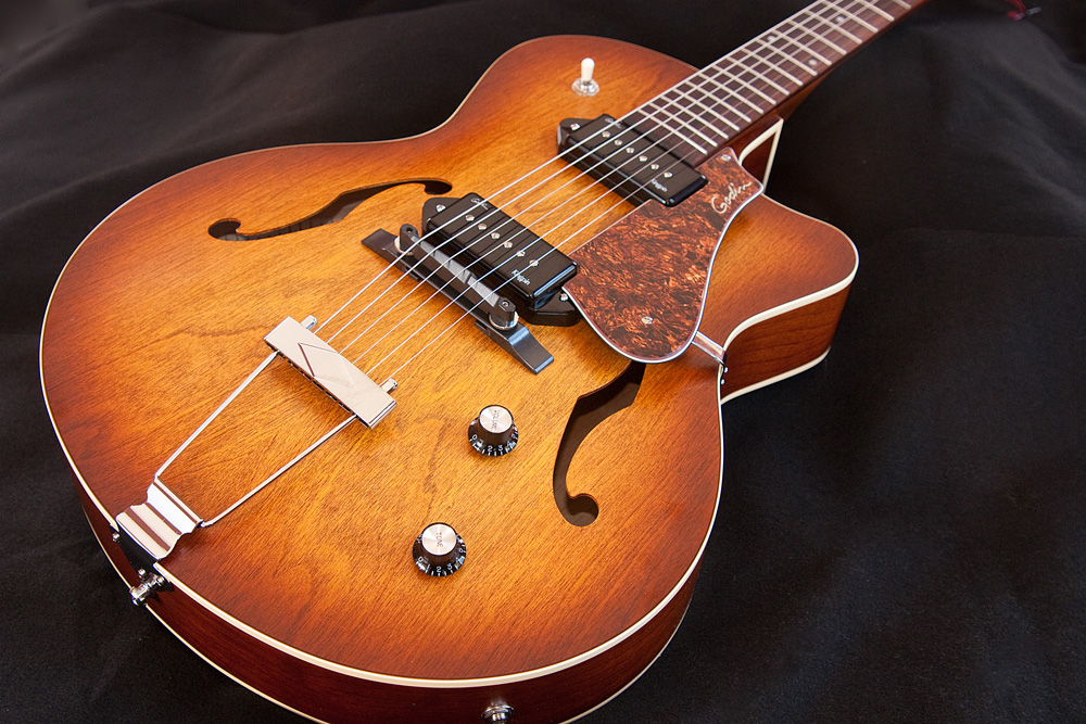 Godin 5th Avenue Kingpin 2p90 Cw - Cognac Burst - Guitarra elécrica Jazz cuerpo acústico - Variation 2