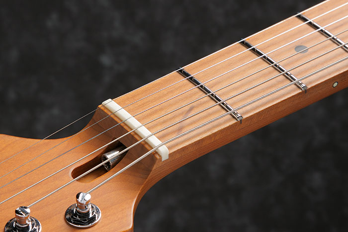 Ibanez Az2402 Pwf Prestige Jap Hh Trem Mn - Pearl White Flat - Guitarra eléctrica con forma de str. - Variation 4