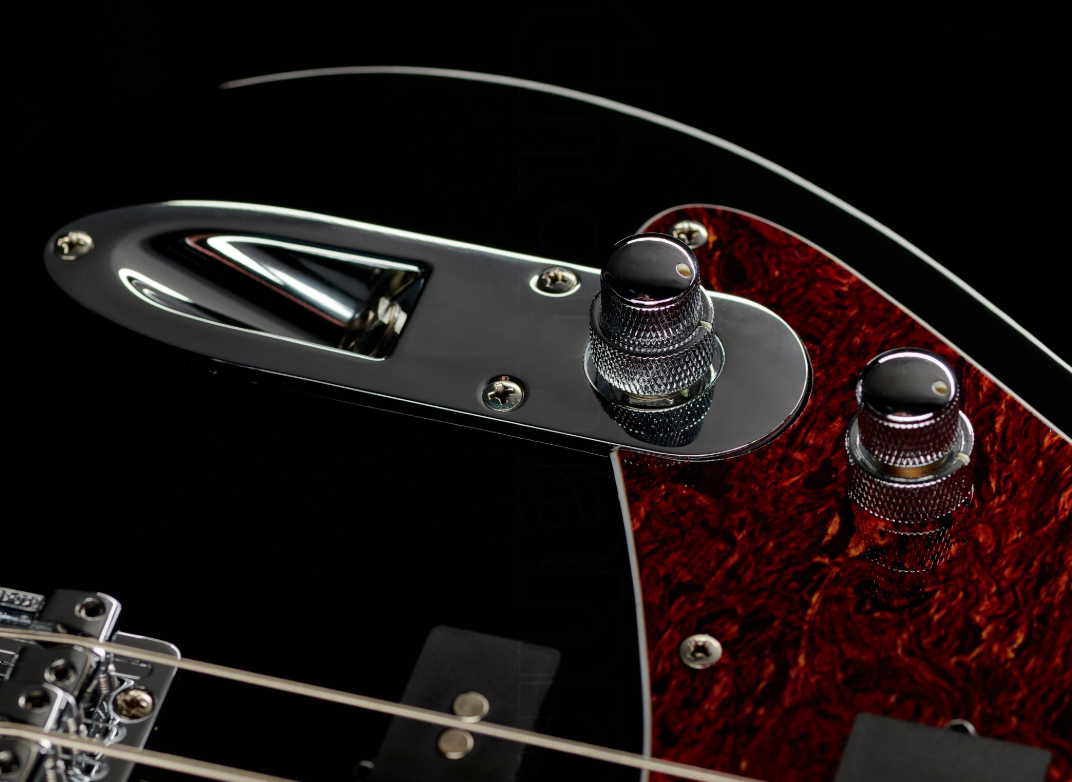 Ibanez Tmb100l Bk Standard Talman Bass Lh Gaucher Active Jat - Black - Bajo eléctrico de cuerpo sólido - Variation 2