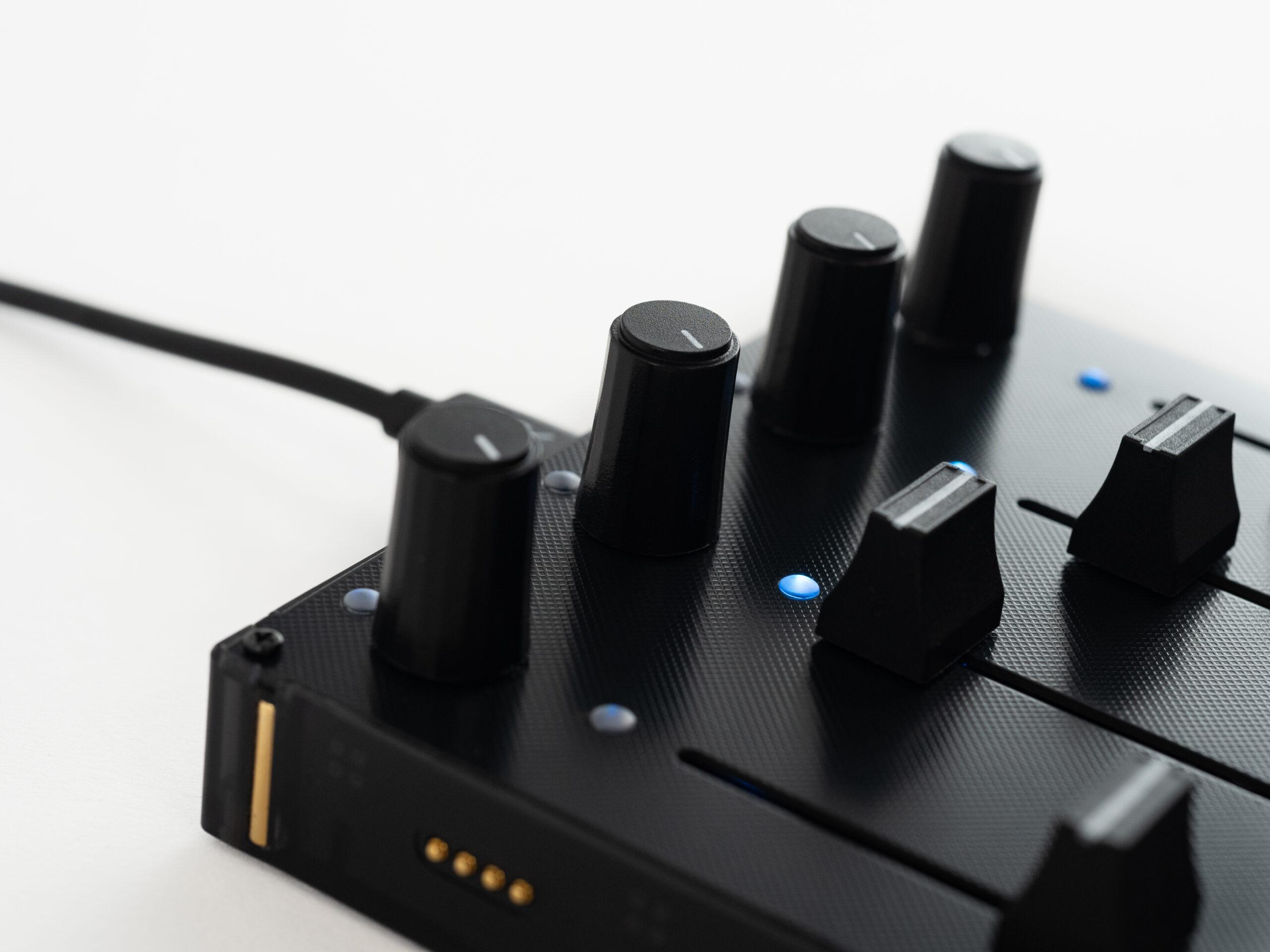 Intech Studio Grid Series 3 - Ef44 Detent - Controlador Midi - Variation 1