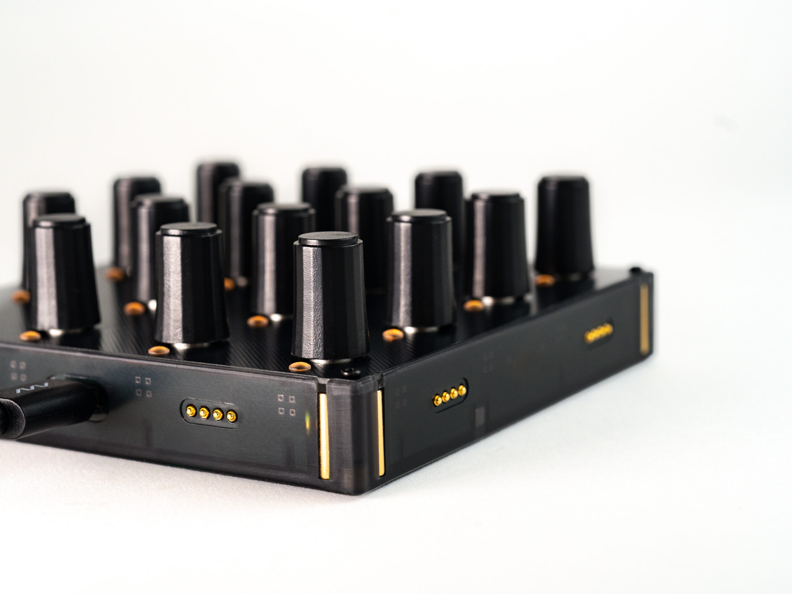 Intech Studio Grid Series 3 - En16 Detent - Controlador Midi - Variation 6