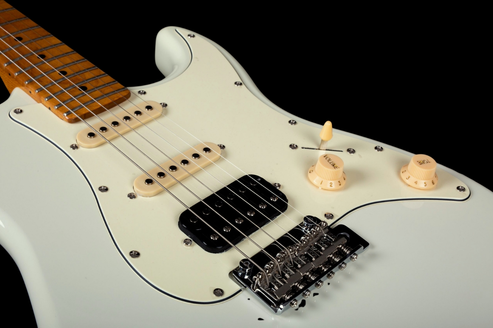 Jet Guitars Js400 Ow Lh Gaucher Hss Trem Mn - White - Guitarra eléctrica con forma de str. - Variation 3