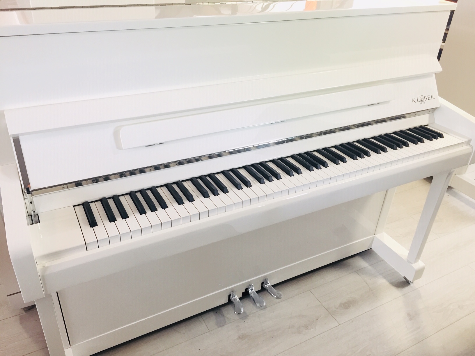 Kleber E 110 - Piano vertical - Variation 2