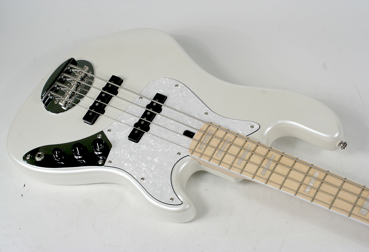 Lakland Darryl Jones Signature Dj4 Skyline 4 Cordes Mn White Pearl - Bajo eléctrico de cuerpo sólido - Variation 2