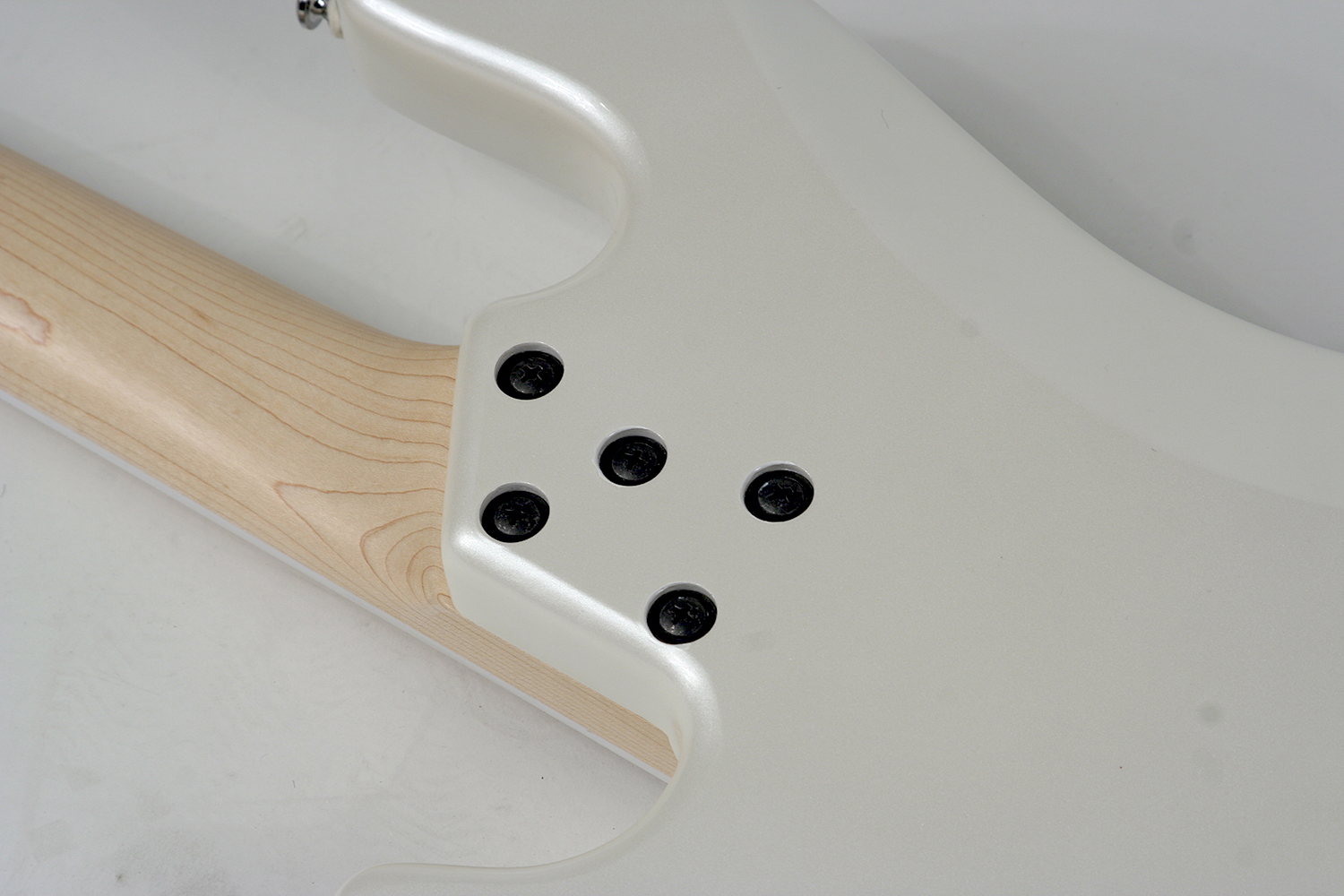 Lakland Darryl Jones Signature Dj4 Skyline 4 Cordes Mn White Pearl - Bajo eléctrico de cuerpo sólido - Variation 3
