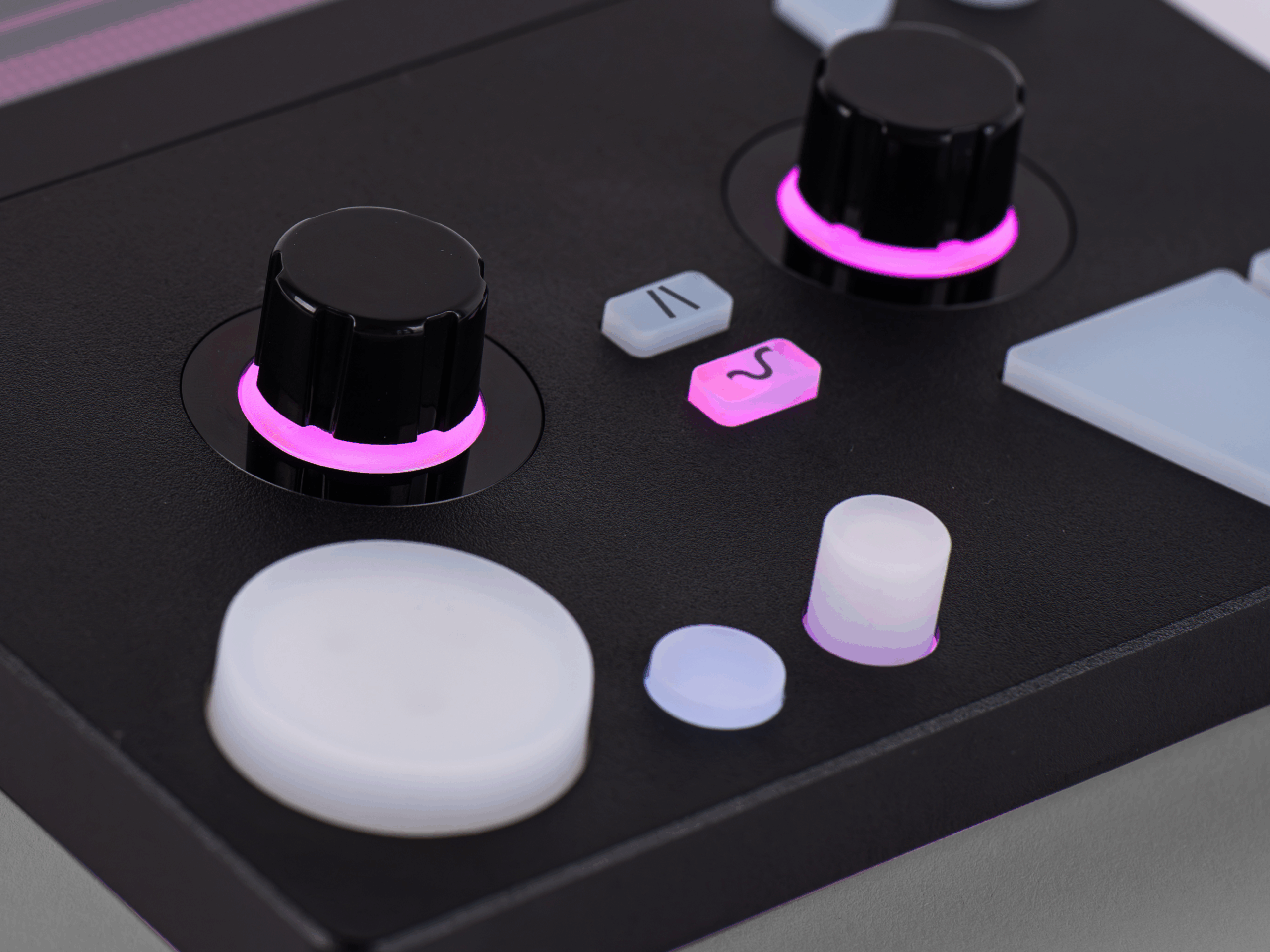 Love Synthesizers First Love Pink - Sampler - Variation 4