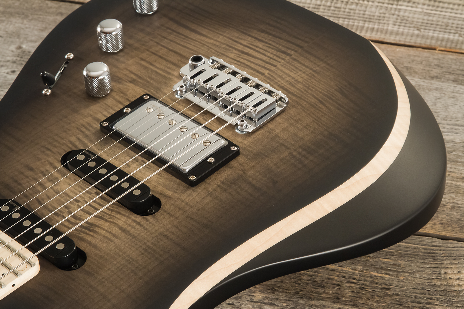 Marceau Guitars Fascinante Standard Hss Trem Mn #s17224 - Black Burst Satin - Guitarra eléctrica con forma de str. - Variation 3