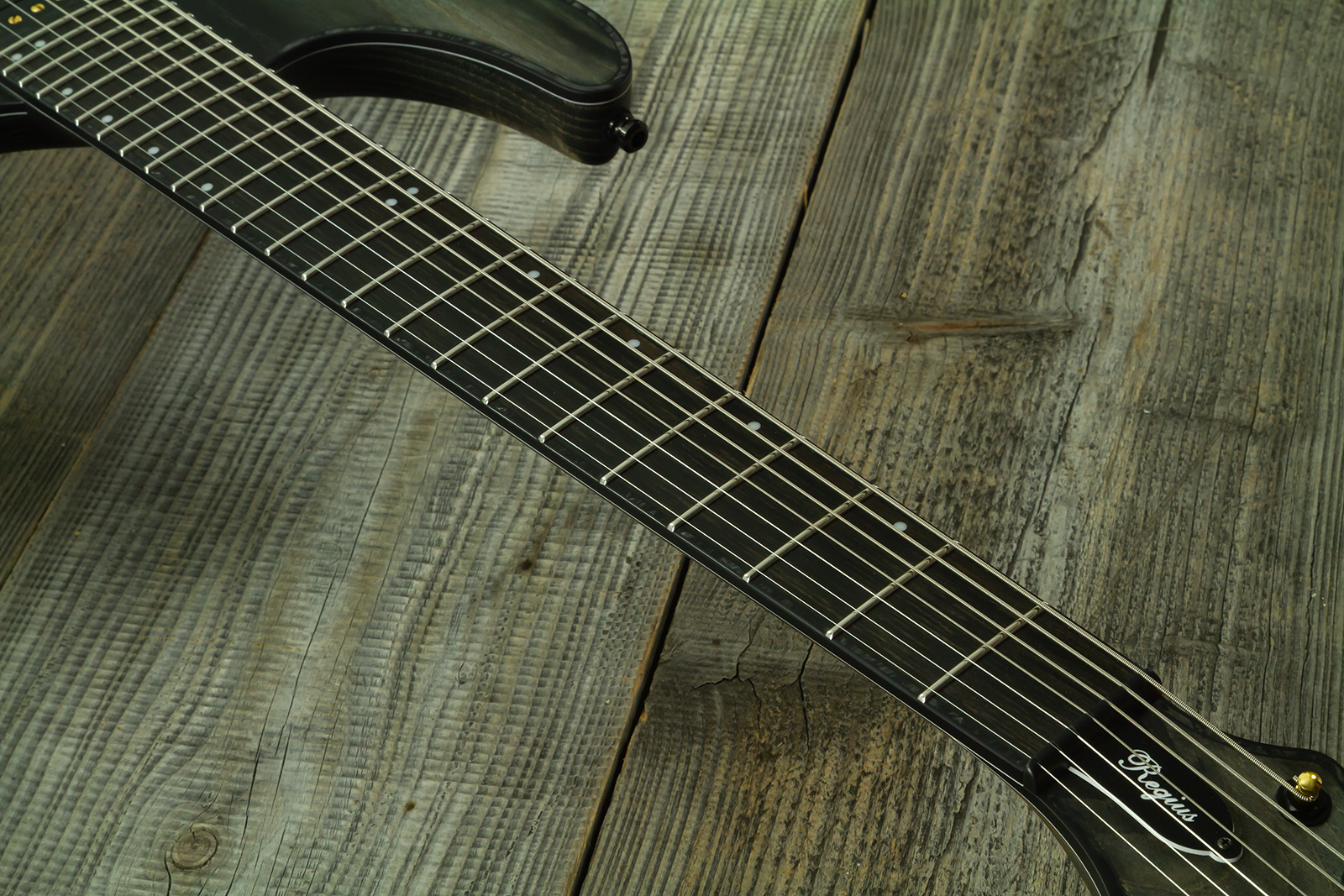Mayones Guitars Regius Gothic 7c 2h Velvetrone Ht Eb #rf2510207 - Matt Gothic Black - Guitarra eléctrica de 7 cuerdas - Variation 5