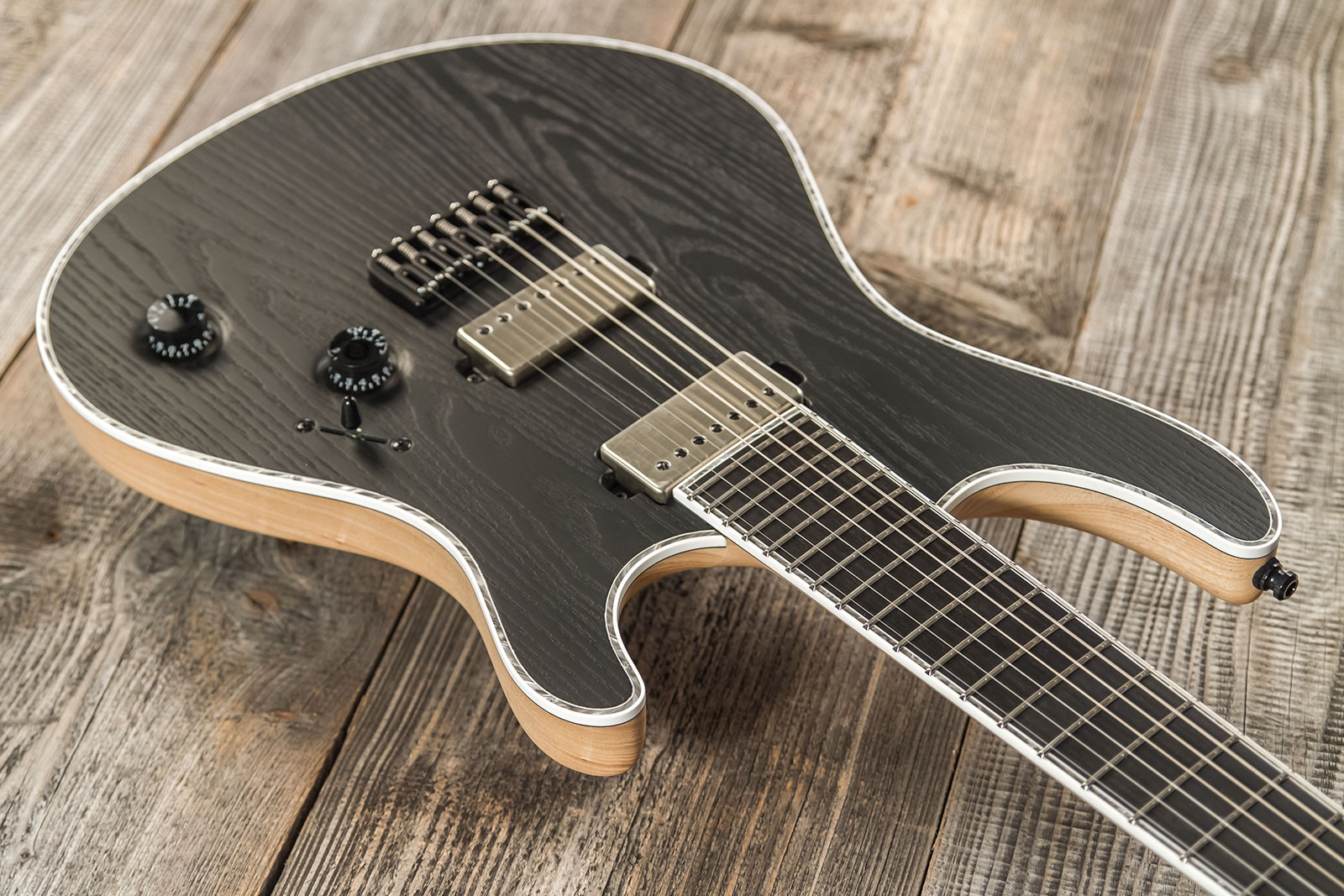 Mayones Guitars Regius Gothic Ash 7c 2h Bkp Ht Eb #rf2312801 - Gothic Black Ash - Guitarra eléctrica de 7 cuerdas - Variation 2