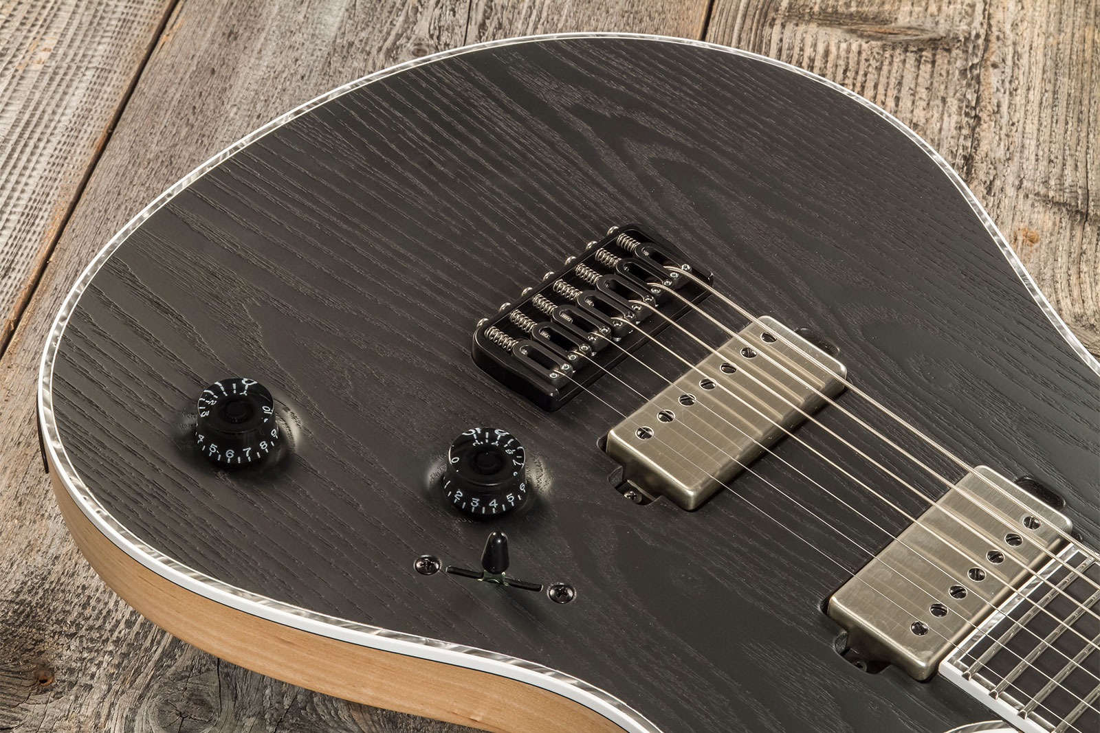 Mayones Guitars Regius Gothic Ash 7c 2h Bkp Ht Eb #rf2312801 - Gothic Black Ash - Guitarra eléctrica de 7 cuerdas - Variation 3