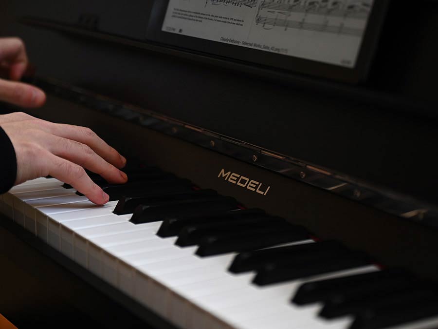 Medeli Up 605 - Piano digital con mueble - Variation 3
