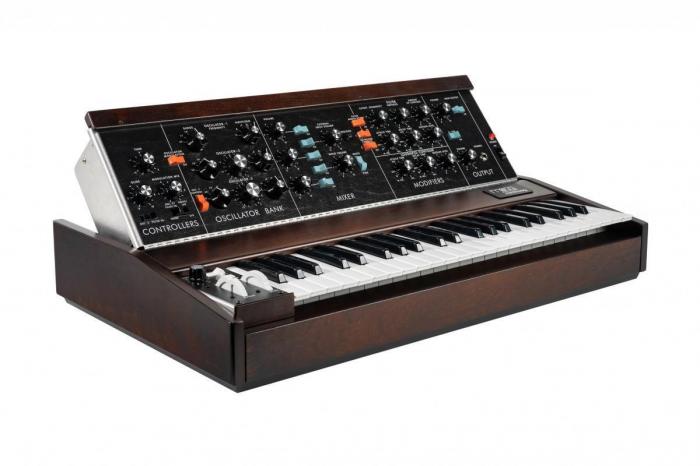 Sintetizador Moog Minimoog Model D 2022