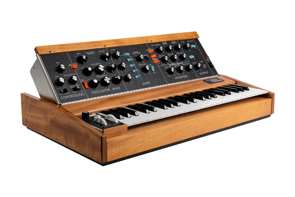 Moog Minimoog Model D-05 - Sintetizador - Variation 1