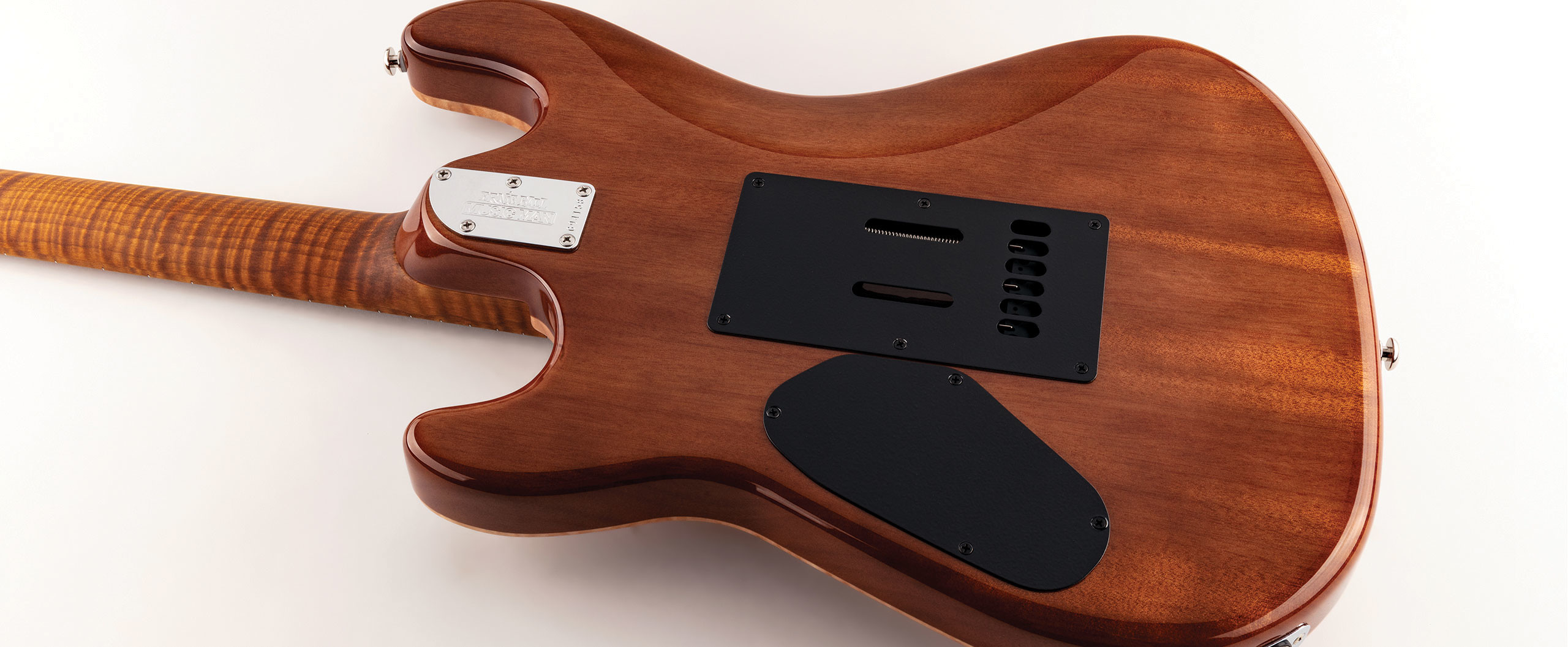 Music Man Sabre Usa 2h Trem Mn - Honey Suckle - Guitarra eléctrica con forma de str. - Variation 1