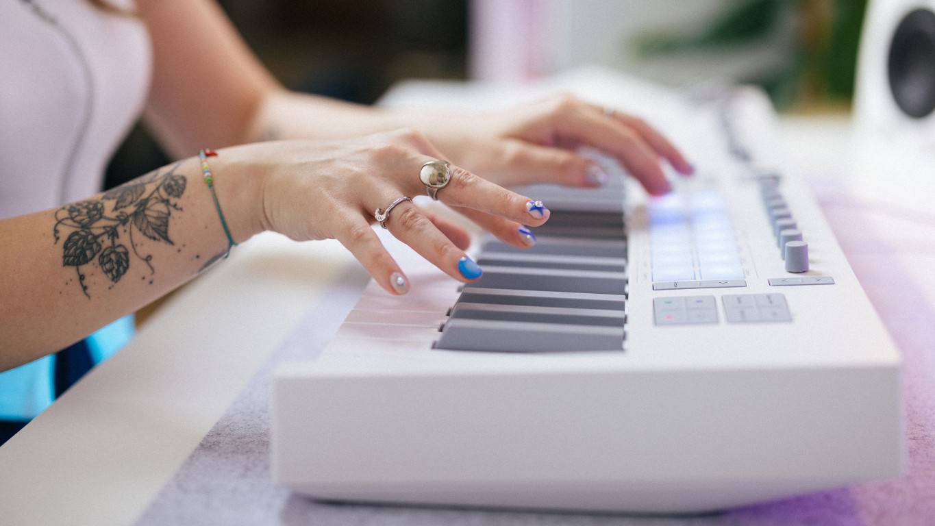 Novation Launchkey 61 Mk4 White - Teclado maestro - Variation 12